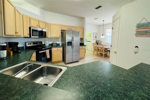 House in Davenport, Florida 4 bedrooms, 176.79 sq.m. № 1769218 - photo 9