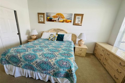 House in Davenport, Florida 4 bedrooms, 176.79 sq.m. № 1769218 - photo 19