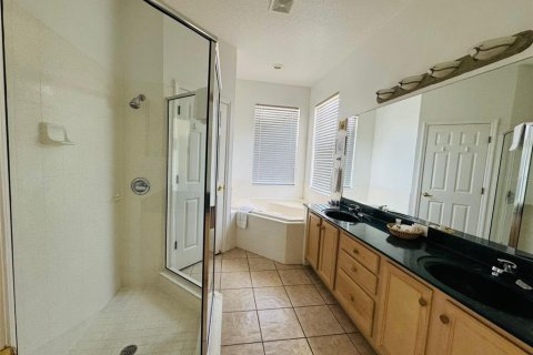 House in Davenport, Florida 4 bedrooms, 176.79 sq.m. № 1769218 - photo 14