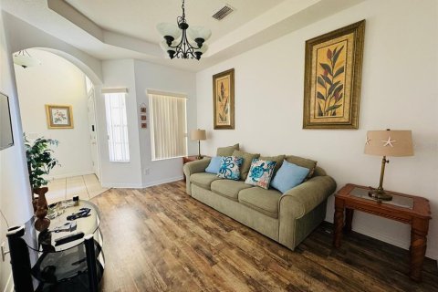 House in Davenport, Florida 4 bedrooms, 176.79 sq.m. № 1769218 - photo 21