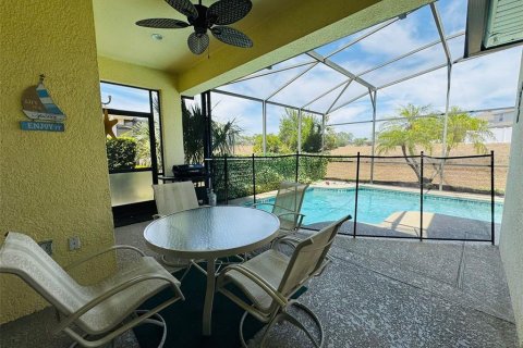 House in Davenport, Florida 4 bedrooms, 176.79 sq.m. № 1769218 - photo 23