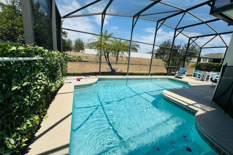 House in Davenport, Florida 4 bedrooms, 176.79 sq.m. № 1769218 - photo 27