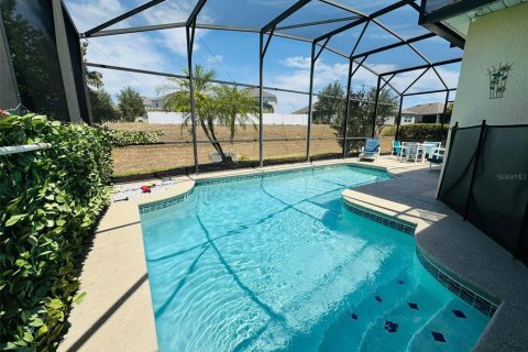 House in Davenport, Florida 4 bedrooms, 176.79 sq.m. № 1769218 - photo 25