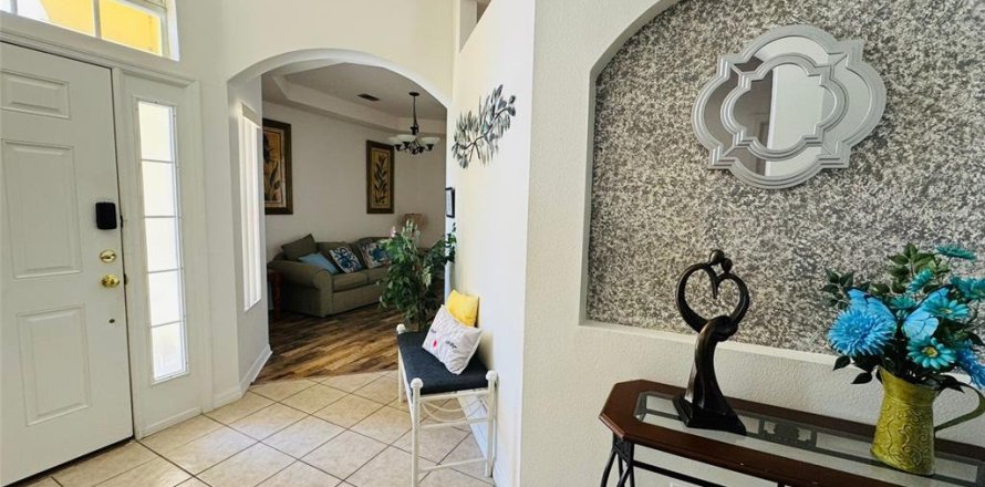 House in Davenport, Florida 4 bedrooms, 176.79 sq.m. № 1769218