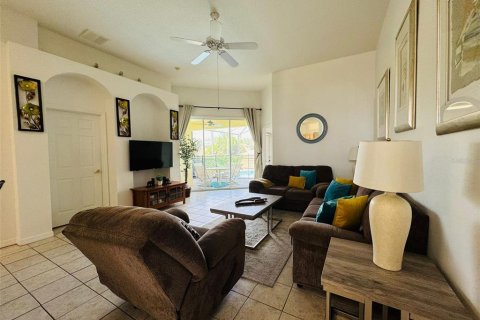 House in Davenport, Florida 4 bedrooms, 176.79 sq.m. № 1769218 - photo 3