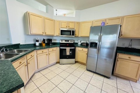 House in Davenport, Florida 4 bedrooms, 176.79 sq.m. № 1769218 - photo 7