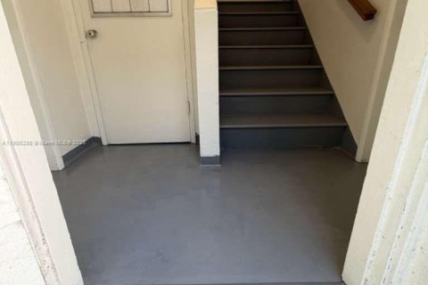 House in Surfside, Florida 2 bedrooms, 473.24 sq.m. № 1956804 - photo 25