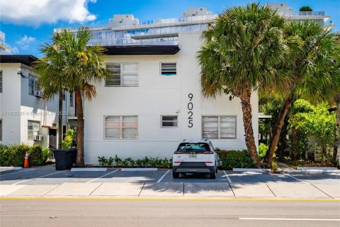 House in Surfside, Florida 2 bedrooms, 473.24 sq.m. № 1956804 - photo 2