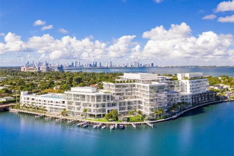 Terrain à Miami Beach, Floride № 2079771
