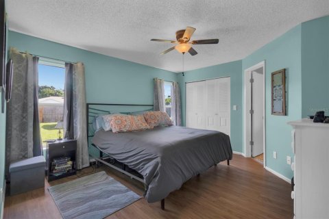 House in Kissimmee, Florida 3 bedrooms, 98.2 sq.m. № 2212276 - photo 5
