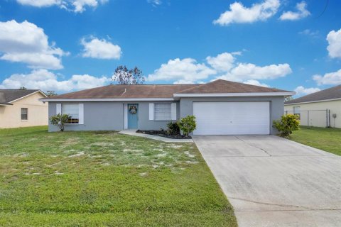 House in Kissimmee, Florida 3 bedrooms, 98.2 sq.m. № 2212276 - photo 2