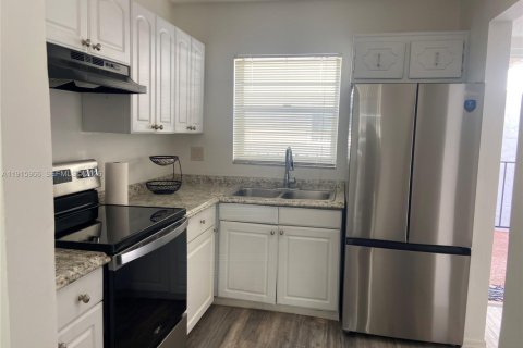 Condominio en venta en Sunrise, Florida, 2 dormitorios, 87.89 m2 № 2054954 - foto 11