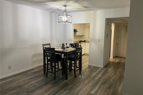 Condominio en venta en Sunrise, Florida, 2 dormitorios, 87.89 m2 № 2054954 - foto 9