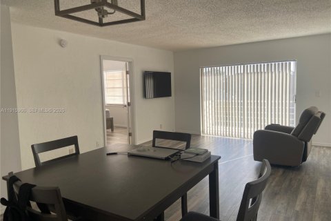 Condominio en venta en Sunrise, Florida, 2 dormitorios, 87.89 m2 № 2054954 - foto 24