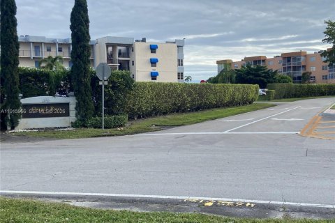 Condominio en venta en Sunrise, Florida, 2 dormitorios, 87.89 m2 № 2054954 - foto 3