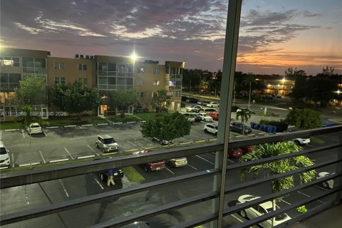 Condominio en venta en Sunrise, Florida, 2 dormitorios, 87.89 m2 № 2054954 - foto 15