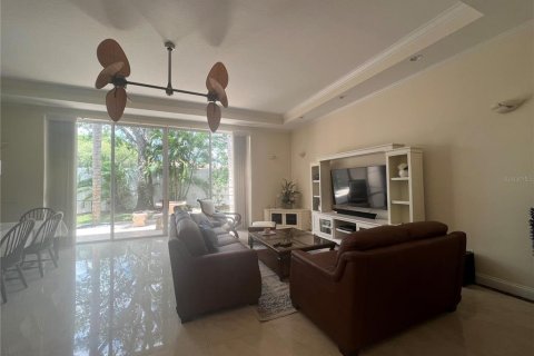 Снять в аренду виллу или дом в Брейдентон, Флорида 3 спальни, 282.98м2, № 1776574 - фото 4