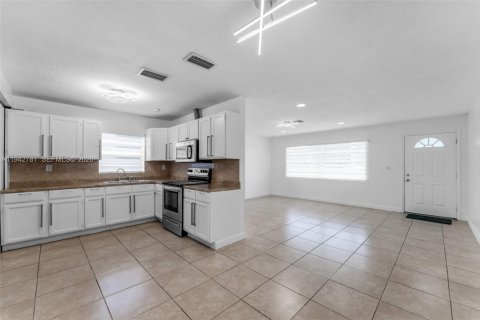 Casa en venta en Homestead, Florida, 4 dormitorios, 112.6 m2 № 1999183 - foto 14