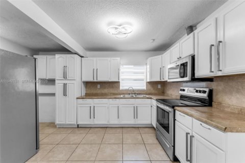 Casa en venta en Homestead, Florida, 4 dormitorios, 112.6 m2 № 1999183 - foto 15