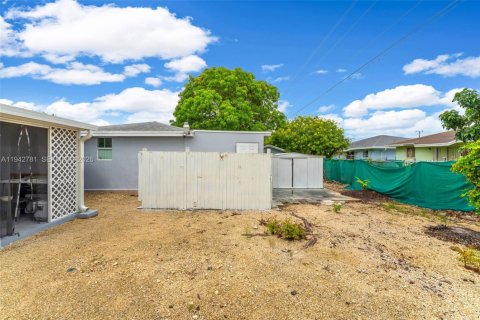 Casa en venta en Homestead, Florida, 4 dormitorios, 112.6 m2 № 1999183 - foto 29