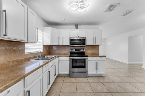 Casa en venta en Homestead, Florida, 4 dormitorios, 112.6 m2 № 1999183 - foto 16