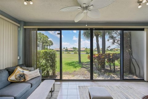 Condo in Boynton Beach, Florida, 2 bedrooms № 2245480 - photo 15
