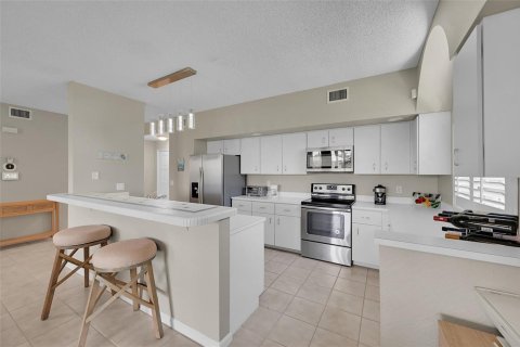 Condo in Boynton Beach, Florida, 2 bedrooms № 2245480 - photo 7