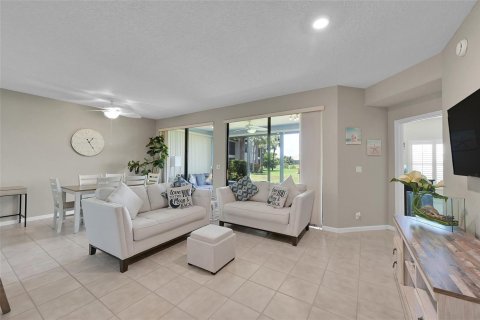 Condo in Boynton Beach, Florida, 2 bedrooms № 2245480 - photo 8