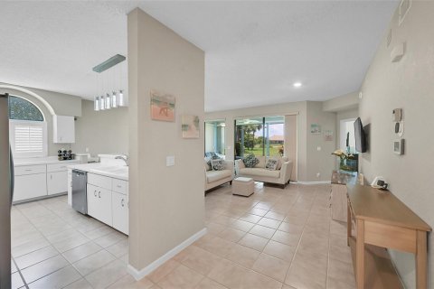 Condo in Boynton Beach, Florida, 2 bedrooms № 2245480 - photo 4