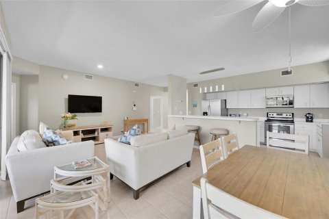 Condo in Boynton Beach, Florida, 2 bedrooms № 2245480 - photo 11