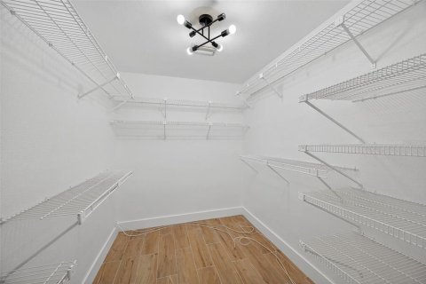 House in Tampa, Florida 5 bedrooms, 357.95 sq.m. № 1870952 - photo 8