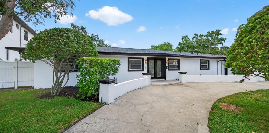 Casa en Tampa, Florida 5 dormitorios, 357.95 m2 № 1870952