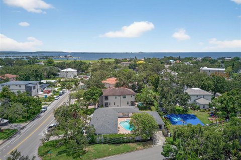 House in Tampa, Florida 5 bedrooms, 357.95 sq.m. № 1870952 - photo 14