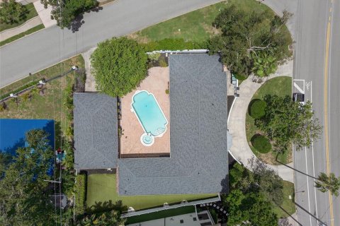 House in Tampa, Florida 5 bedrooms, 357.95 sq.m. № 1870952 - photo 18