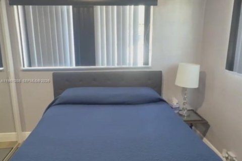 Коммерческая недвижимость в Лодердейл-Лейкс, Флорида 55.74м2 № 2043370