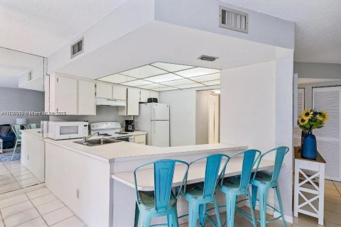 Condo in Jupiter, Florida, 1 bedroom  № 1806453 - photo 12