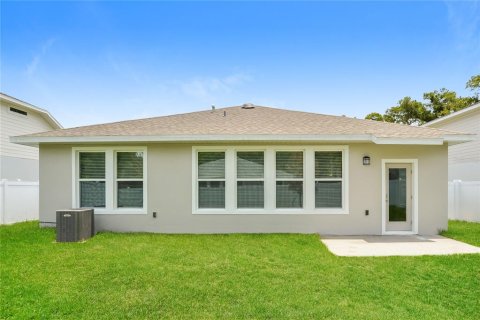 House in DeLand, Florida 3 bedrooms, 123.93 sq.m. № 1913627 - photo 15