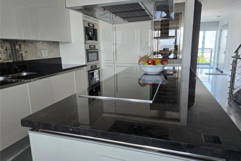 Condo in Aventura, Florida, 3 bedrooms  № 1704303 - photo 27