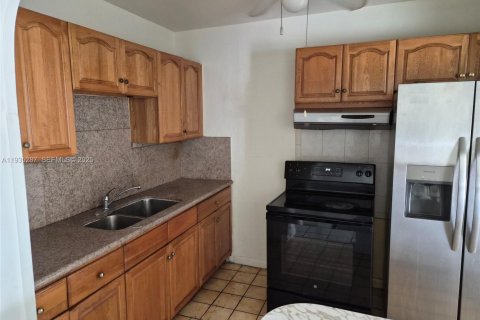 Casa en venta en Miami, Florida, 3 dormitorios, 120.22 m2 № 1993446 - foto 6