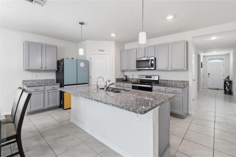 House in Sanford, Florida 4 bedrooms, 169.83 sq.m. № 2225746 - photo 14