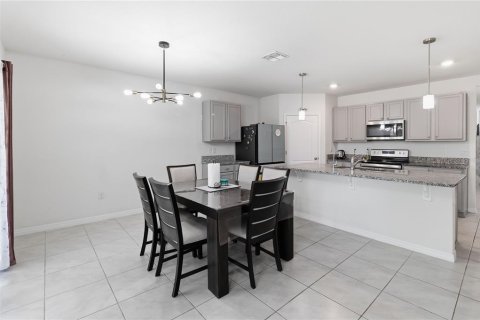 House in Sanford, Florida 4 bedrooms, 169.83 sq.m. № 2225746 - photo 16
