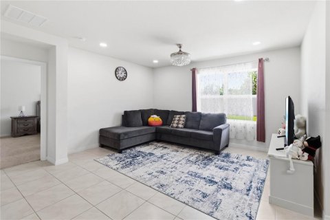 House in Sanford, Florida 4 bedrooms, 169.83 sq.m. № 2225746 - photo 10
