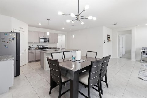 House in Sanford, Florida 4 bedrooms, 169.83 sq.m. № 2225746 - photo 17
