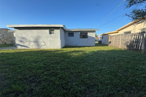 Casa en venta en Sunrise, Florida, 3 dormitorios № 1969456 - foto 28