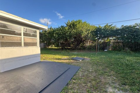 Casa en venta en Sunrise, Florida, 3 dormitorios № 1969456 - foto 29