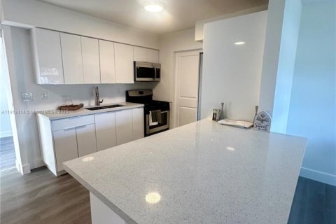 Casa en venta en Sunrise, Florida, 3 dormitorios № 1969456 - foto 8