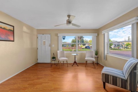 House in Saint Petersburg, Florida 2 bedrooms, 91.97 sq.m. № 1821074 - photo 5