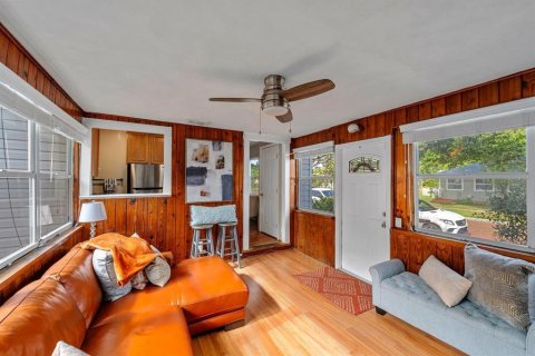 House in Saint Petersburg, Florida 2 bedrooms, 91.97 sq.m. № 1821074 - photo 12