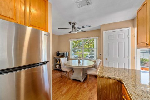 House in Saint Petersburg, Florida 2 bedrooms, 91.97 sq.m. № 1821074 - photo 9