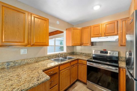 House in Saint Petersburg, Florida 2 bedrooms, 91.97 sq.m. № 1821074 - photo 11